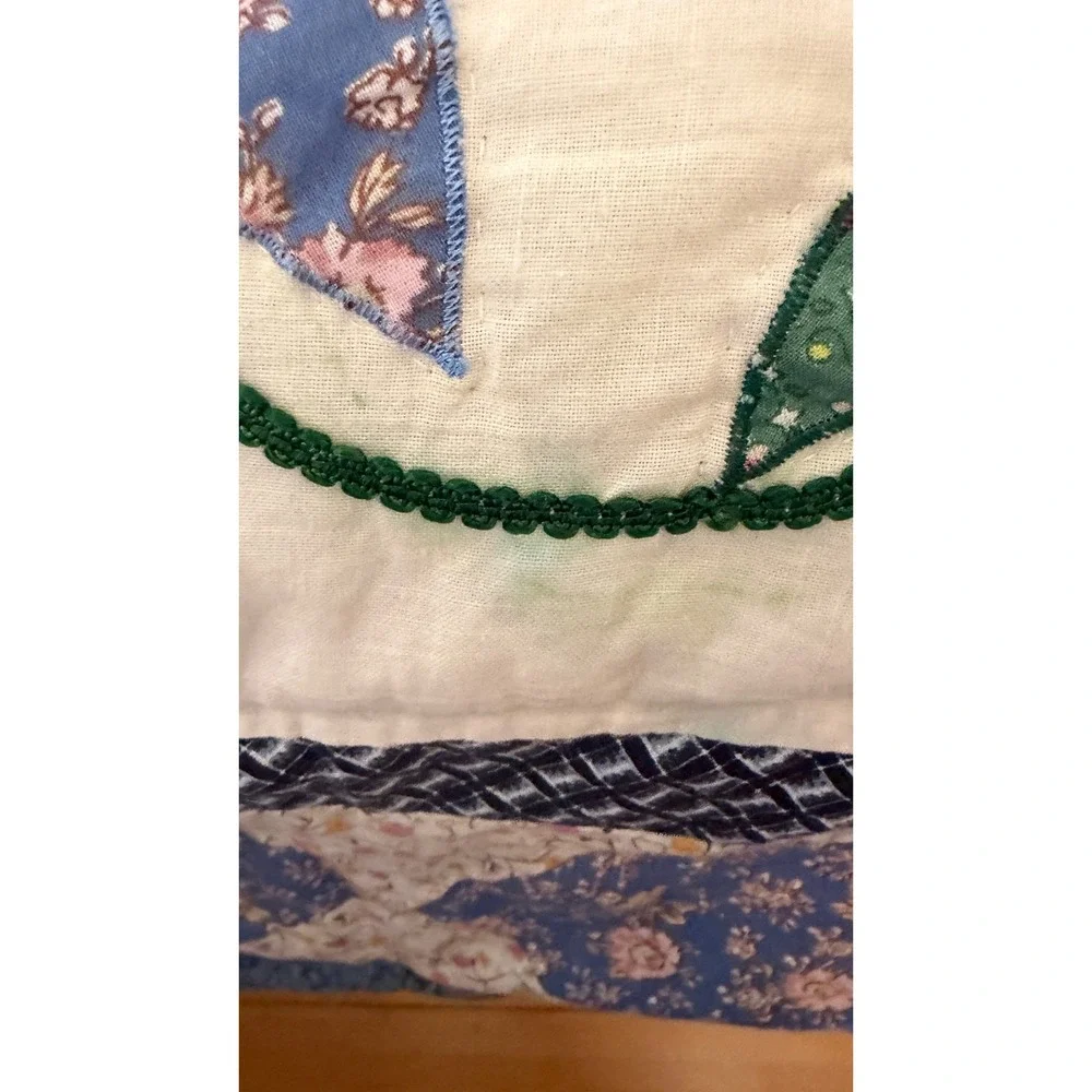 Vintage Floral Appliqué Quilt Full Queen 82x80 Cottage Country Ramie Cotton